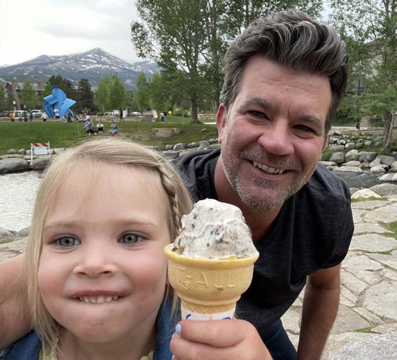 heath mizer and daughter with ice cream